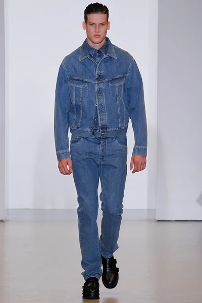 Look 1
